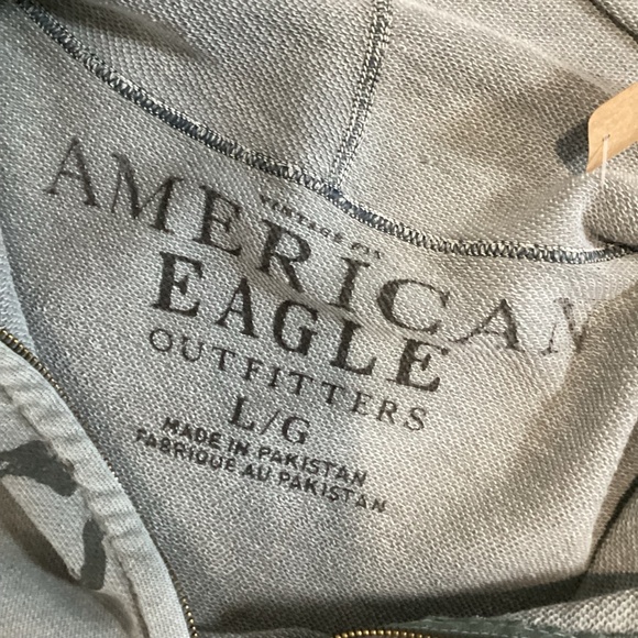 1660. Men’s American Eagle Green Distressed Zip-Up Hoodie Size Large EUC - Picture 3 of 3